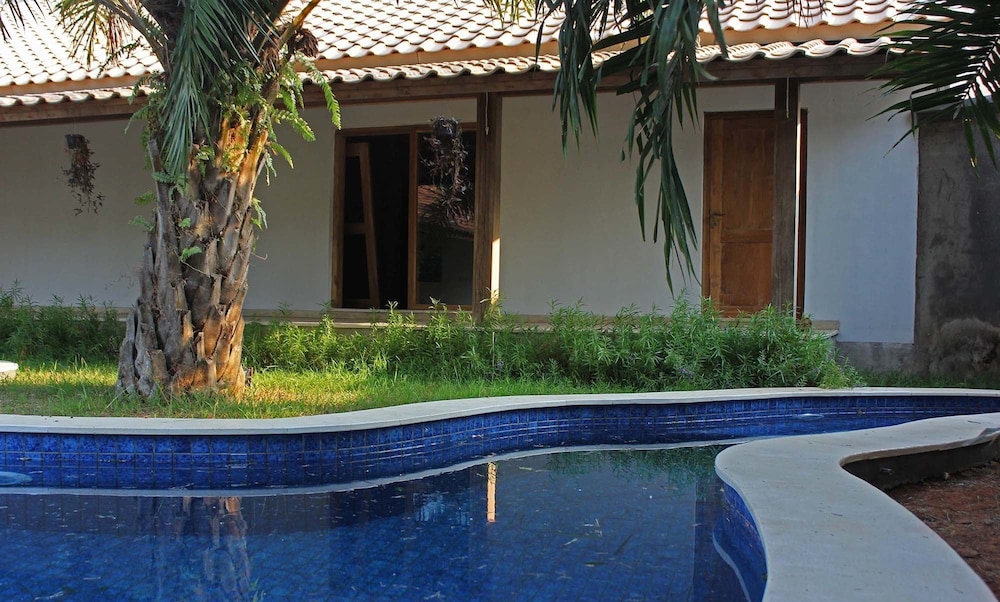 Coconut Lodge 35/50