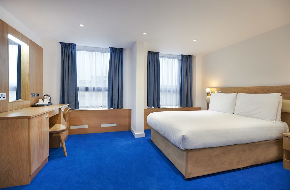 Central Park Hotel 24/49