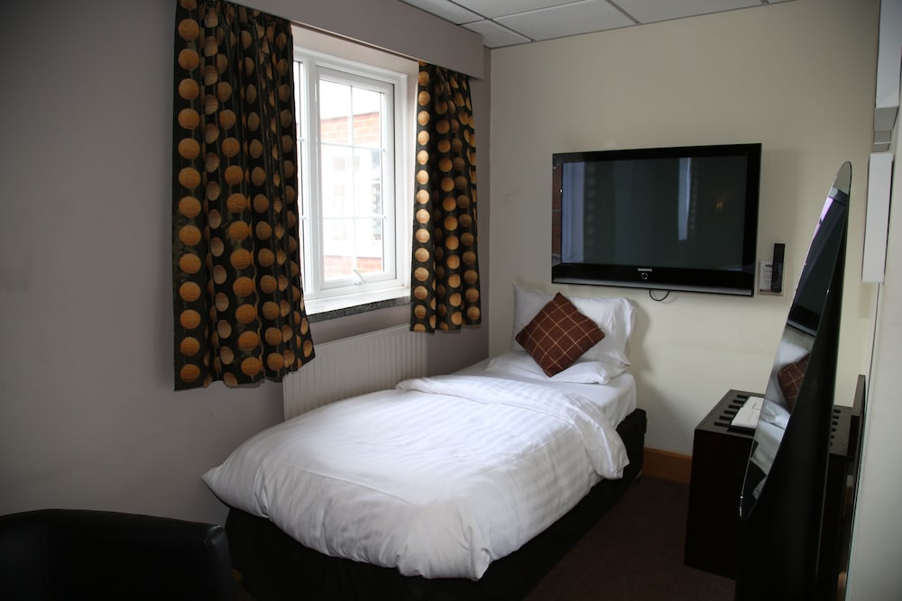 Inn On The Prom 12/42
