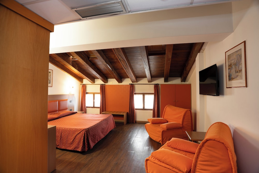 Hotel Patriarca 47/68