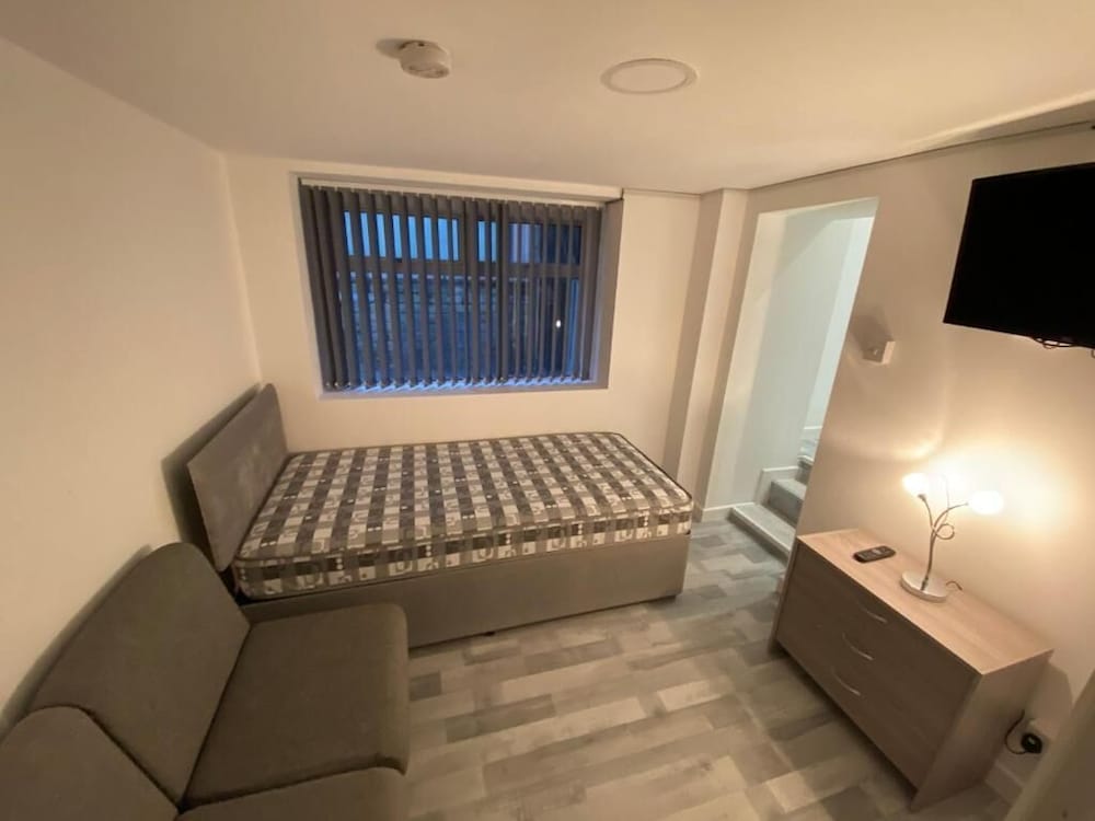 Honley Hotel 21/30