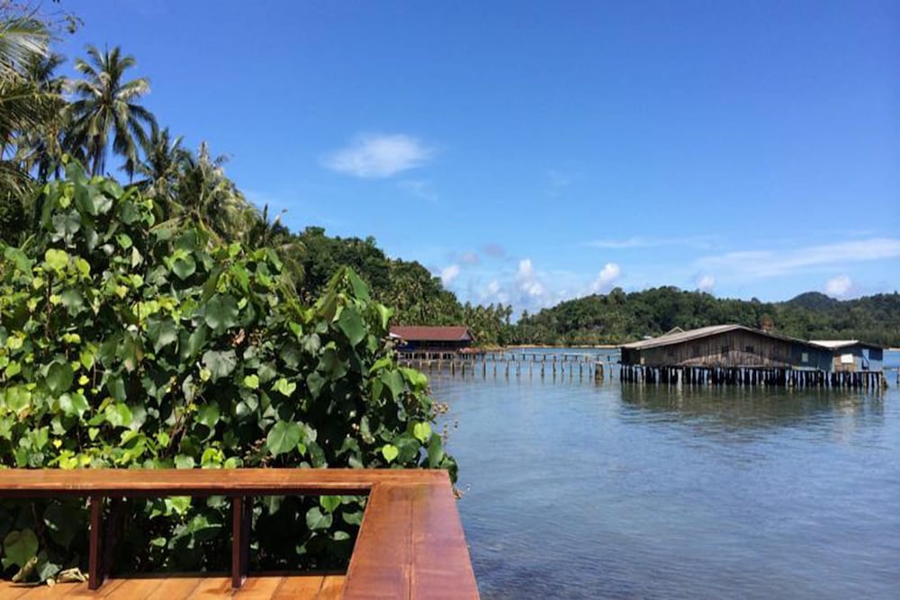 Bhuvarin Resort 62/70