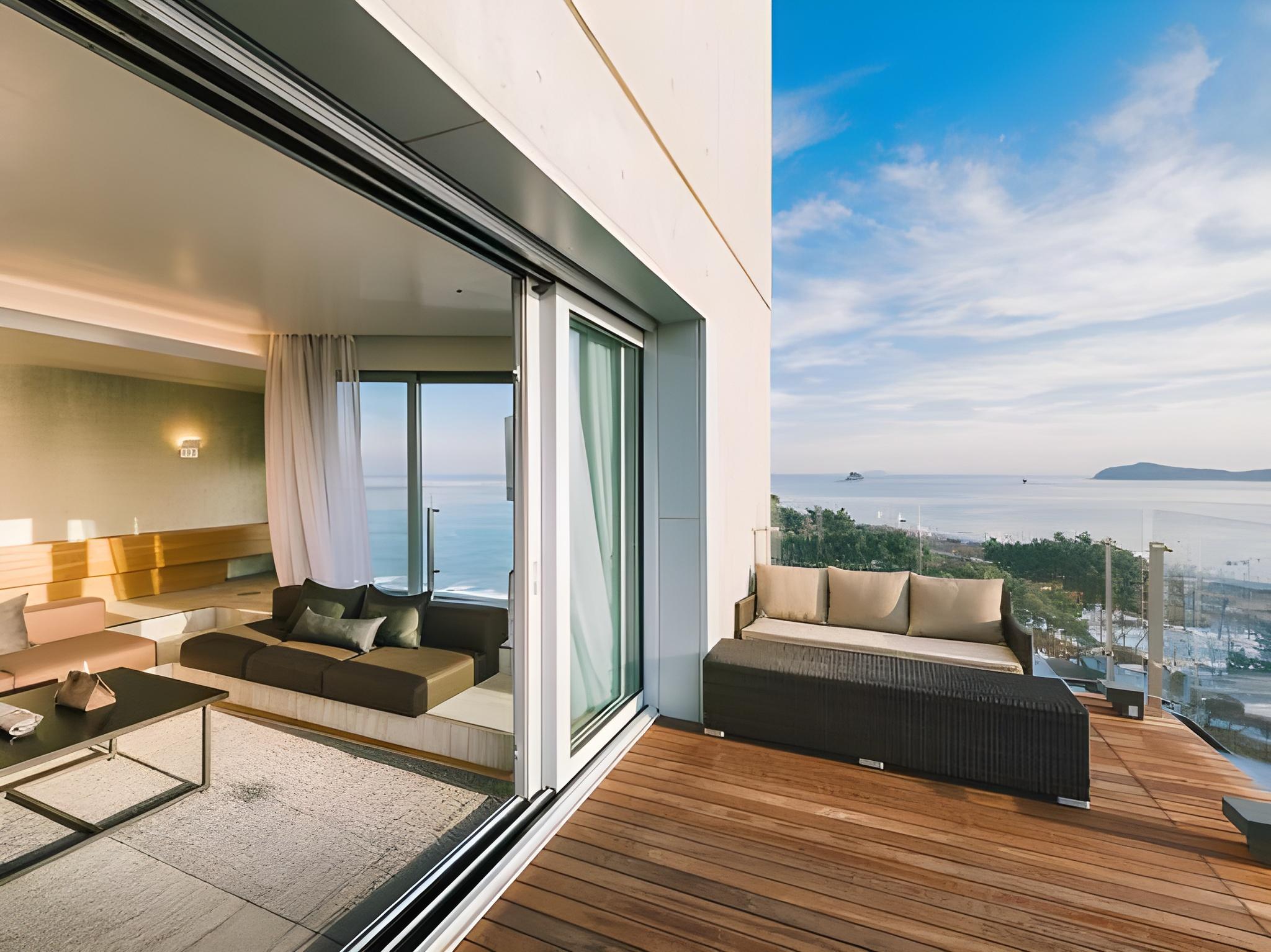 Suite, Side Sea View, Patio
