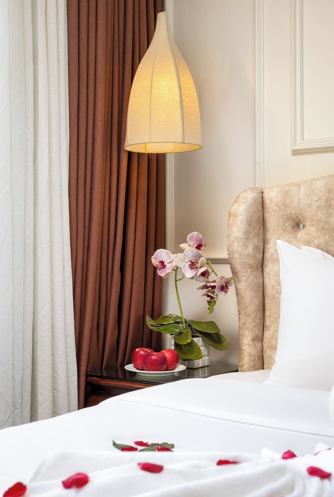 Golden Legend Palace Hotel 20/50