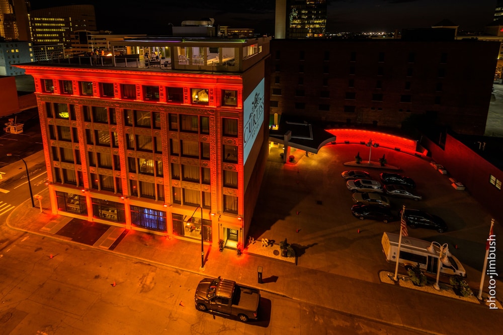 Curtiss Hotel Ascend Hotel Collection 2/50