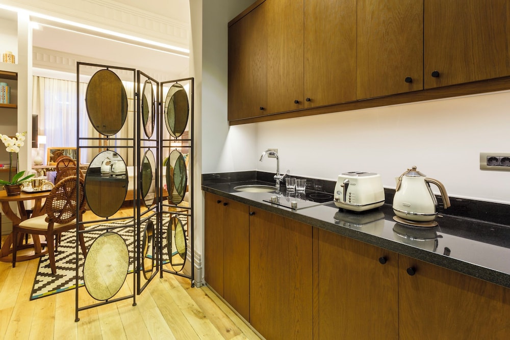 Ravouna 1906 Suites - Special Class Adults Only 45/45