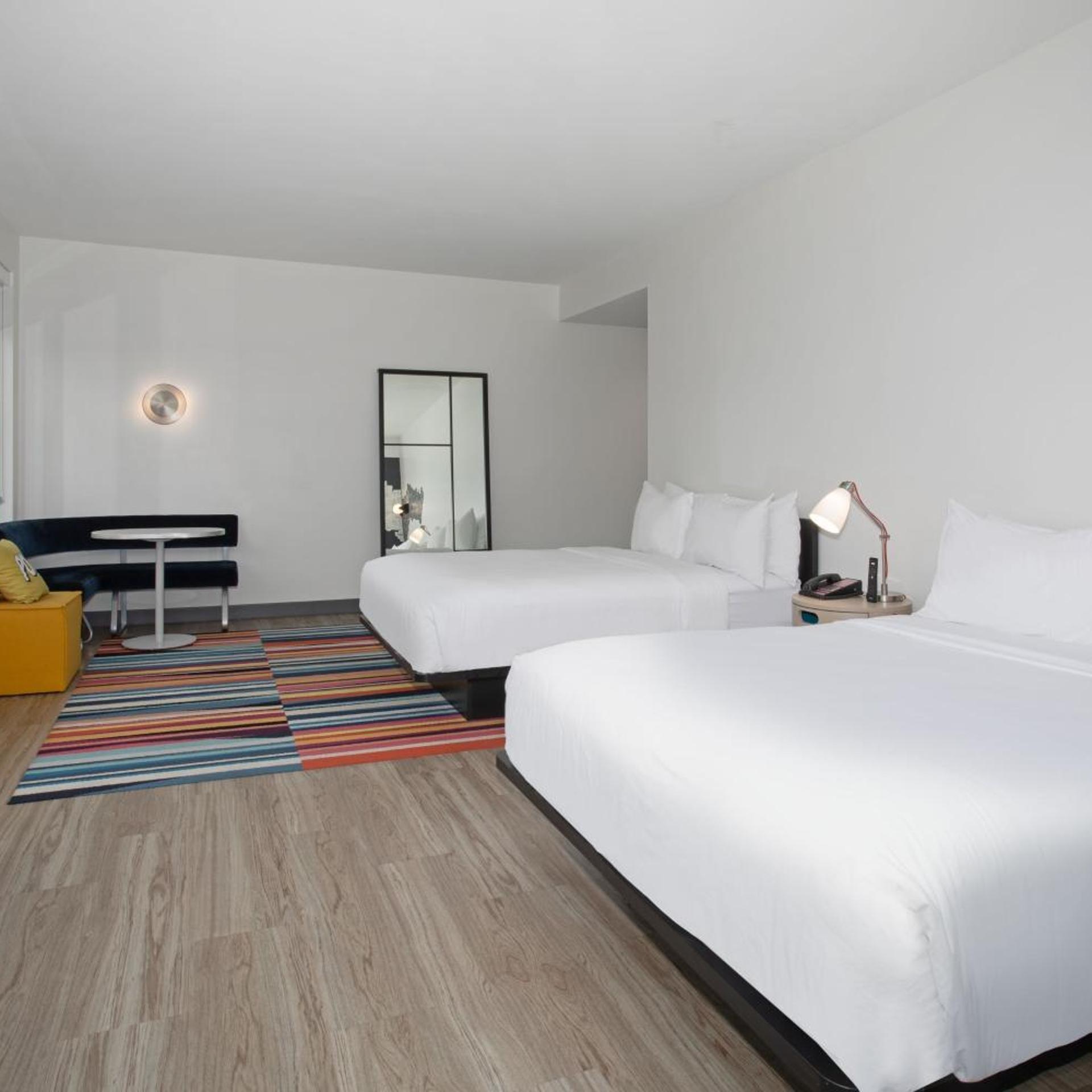 Savvy, Guest Room, 2 Queen Beds, Large, Corner