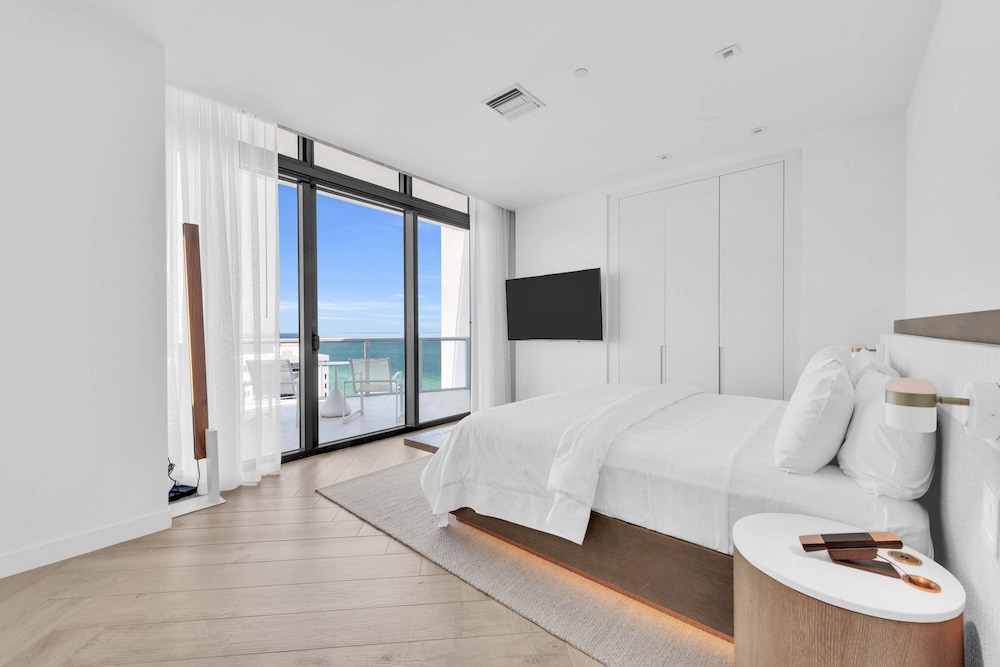 2 Bedrooms, Bi Level, Penthouse, Suite, 2 Double Beds, King Bed, Ocean View