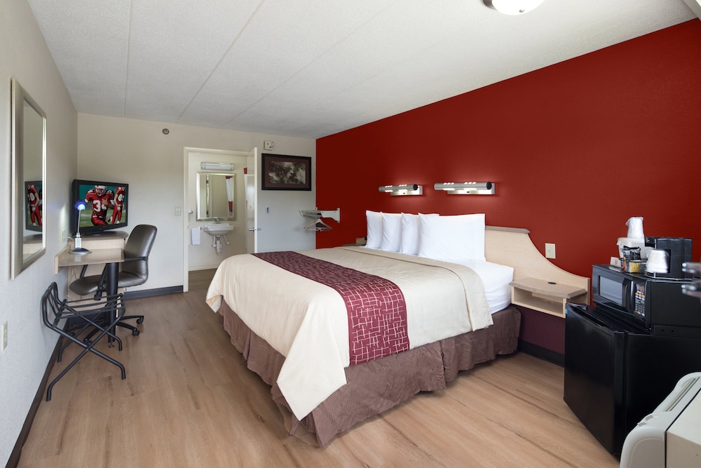 Red Roof Inn Cincinnati Northeast - Blue Ash 17/28