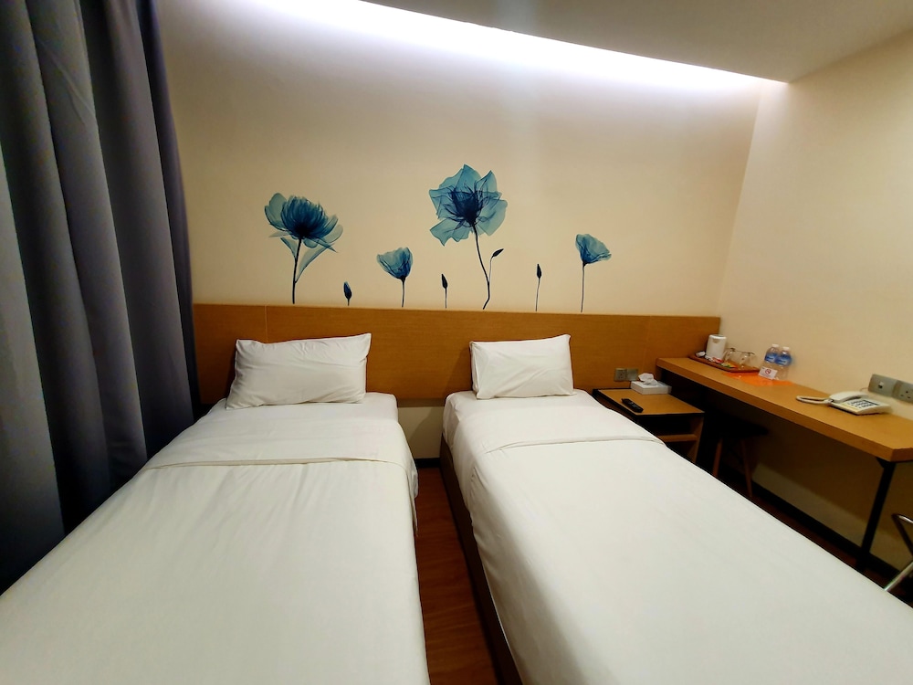 Qlio Hotel 10/41