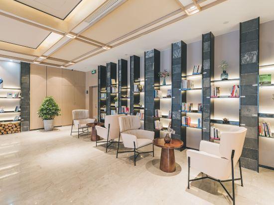 Atour Hotel Jurong Baohua Xianlin Avenue 23/40