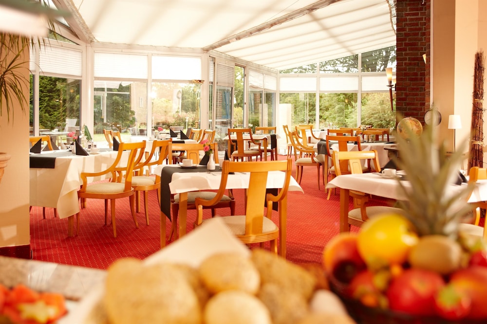 Hotel Danischer Hof Altenholz By Tulip Inn 37/45