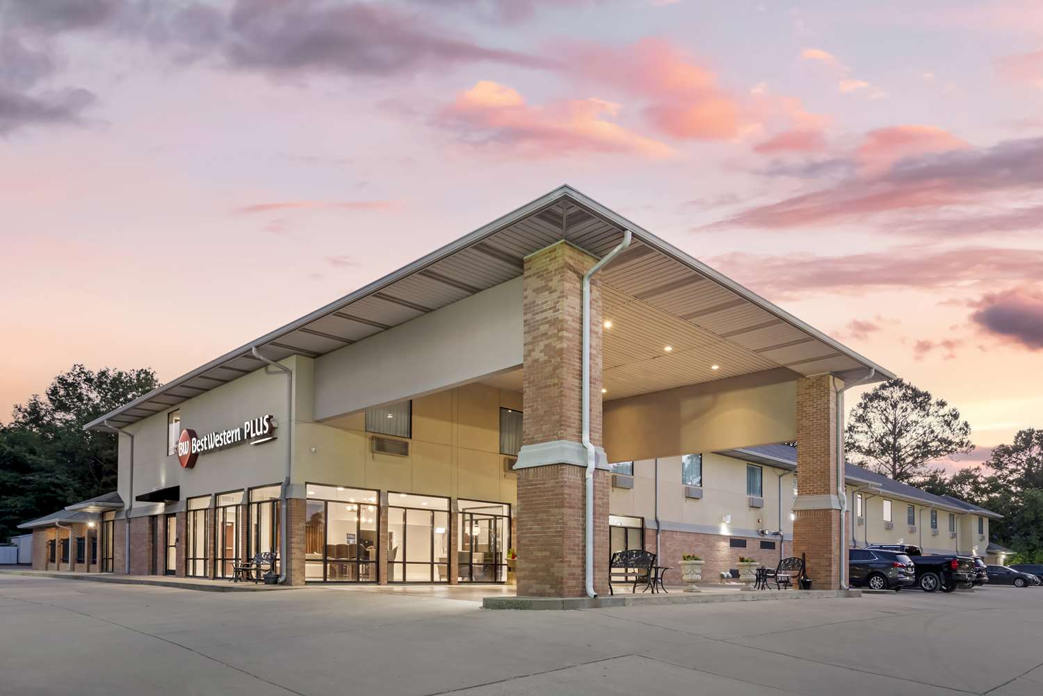 Best Western Plus Two Rivers Hotel & Suites 4/35