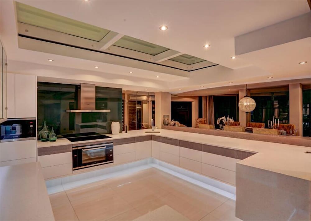 Ocean View Penthouse 1/41
