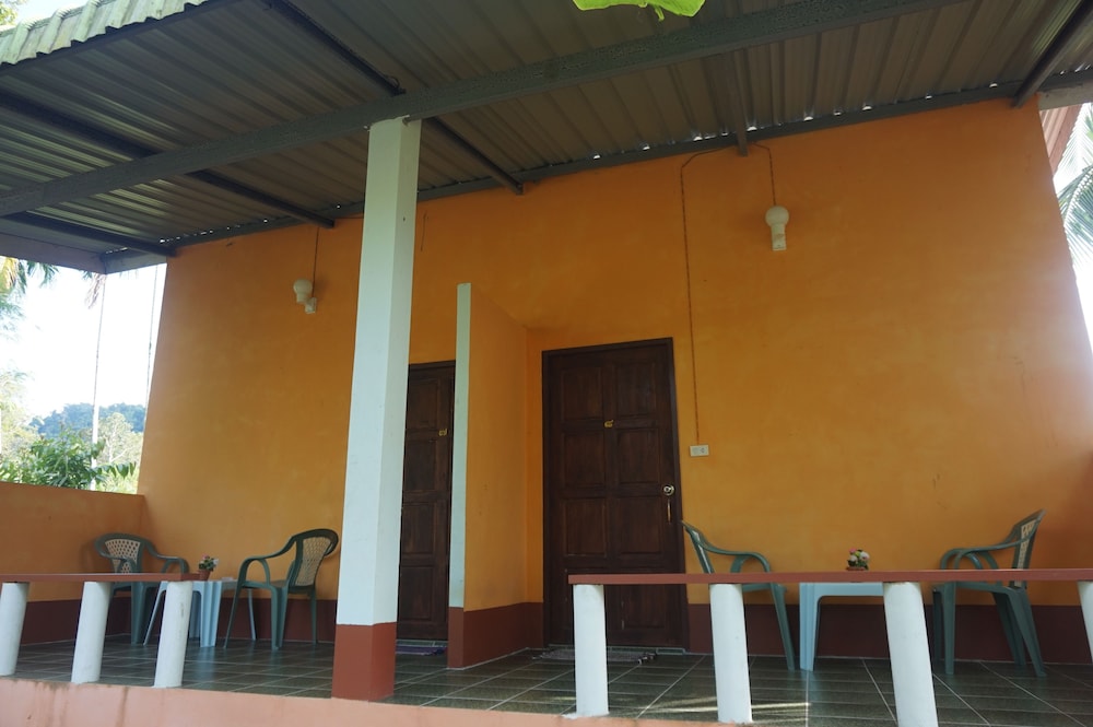 Bangsak Hut 6/18