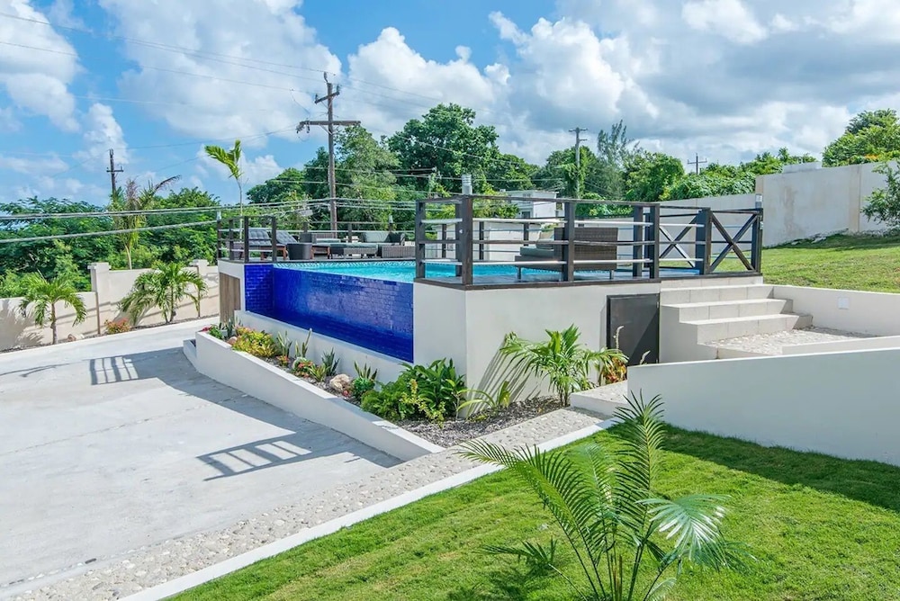 Nianna Coral Bay Splendid Townhouse 45/50