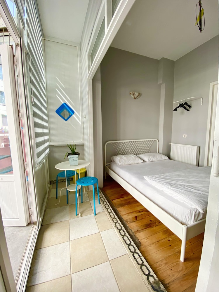 Windrose Hostel 24/47