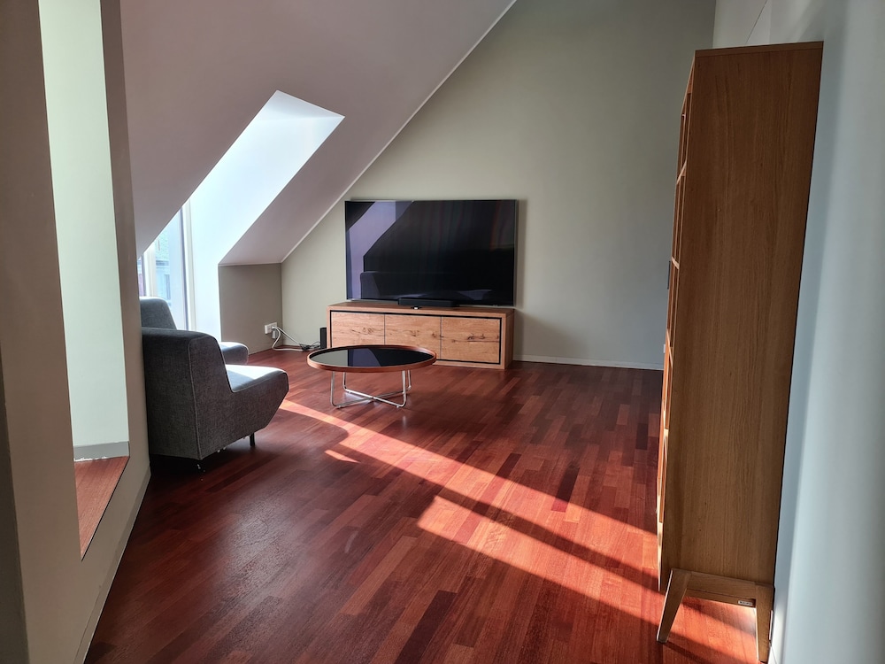 Lucerne Lake View Apartments 37/50