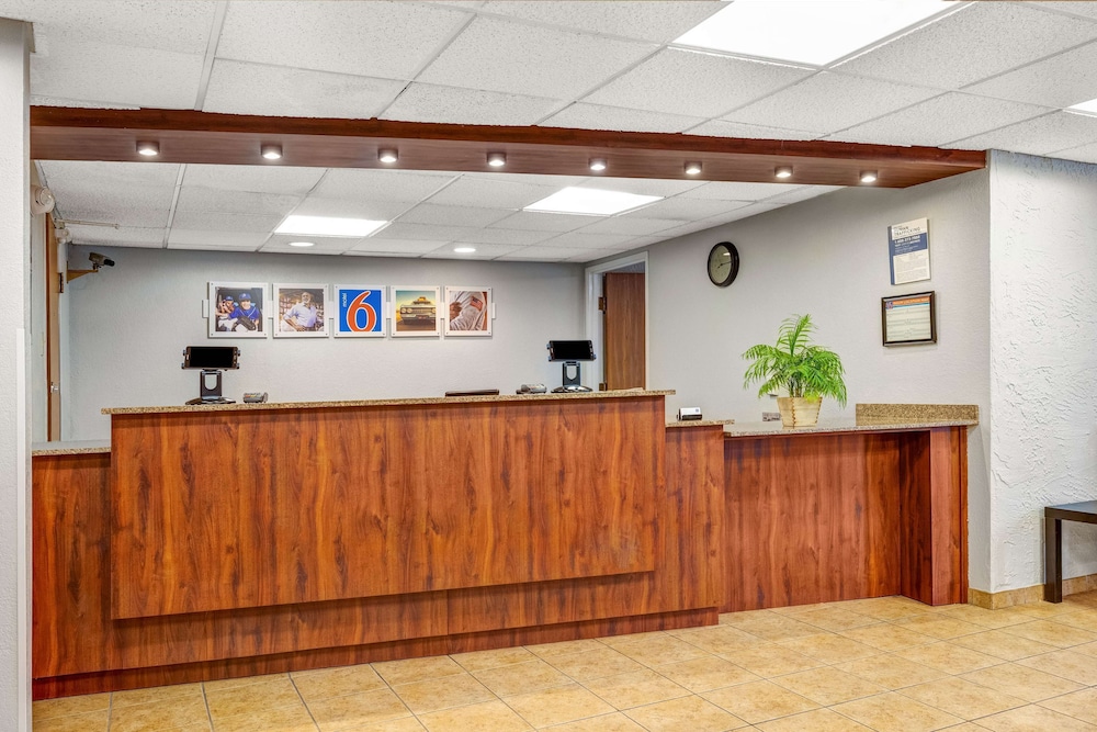 Motel6 Elk Grove Village Il O Hare 7/50