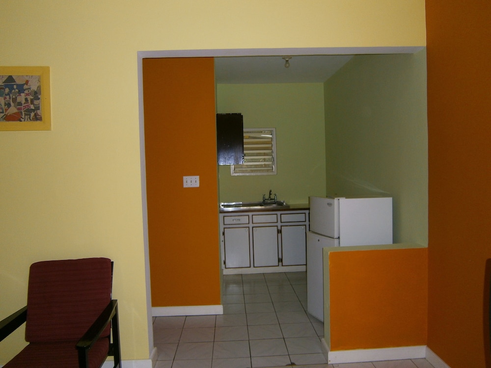 Coral Seas Beach Resort 42/58