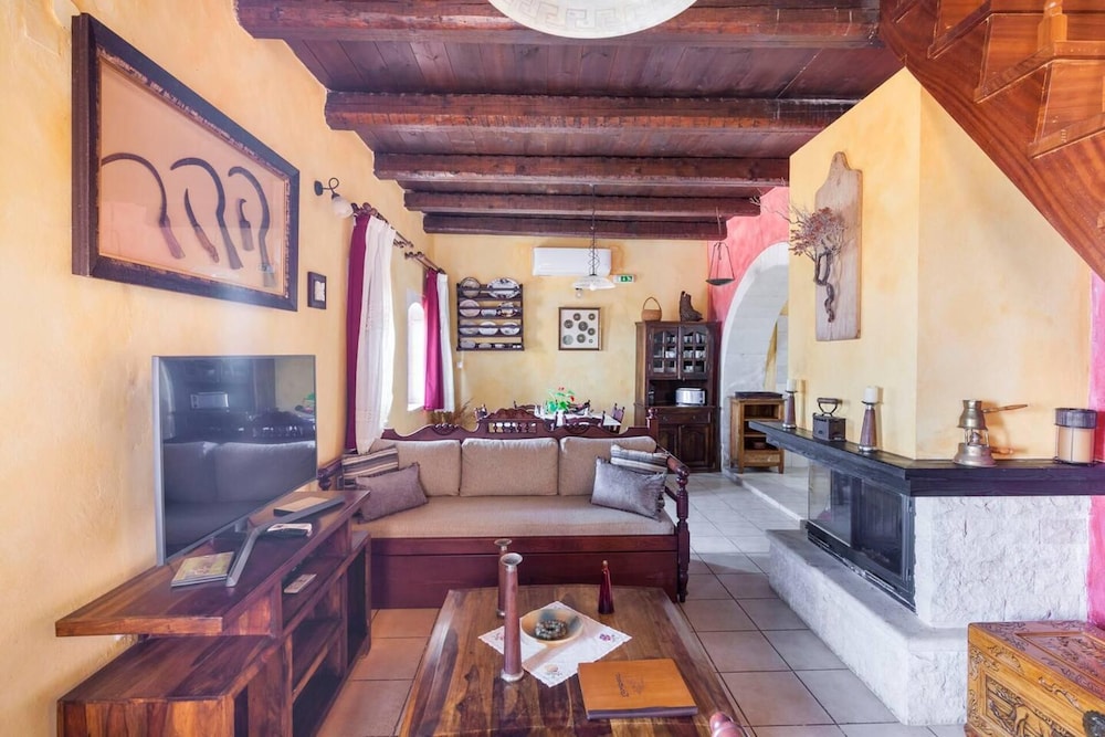 Samonas Traditional Villas 37/50