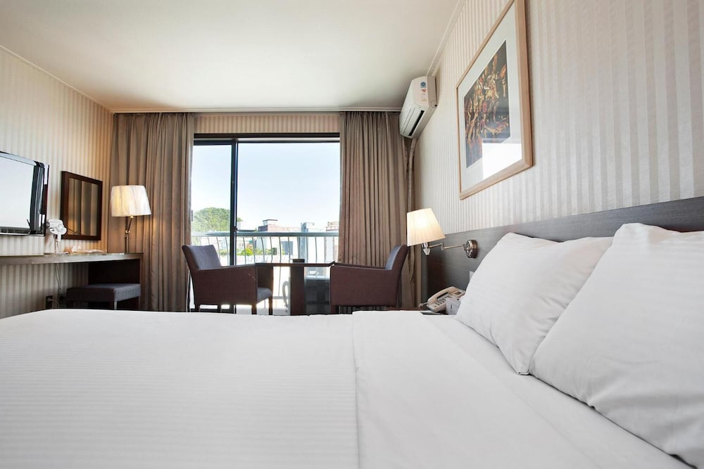 Song Jung Hotel 12/25