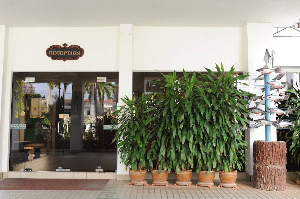 OYO 1236 Hotel Green Park 56/58