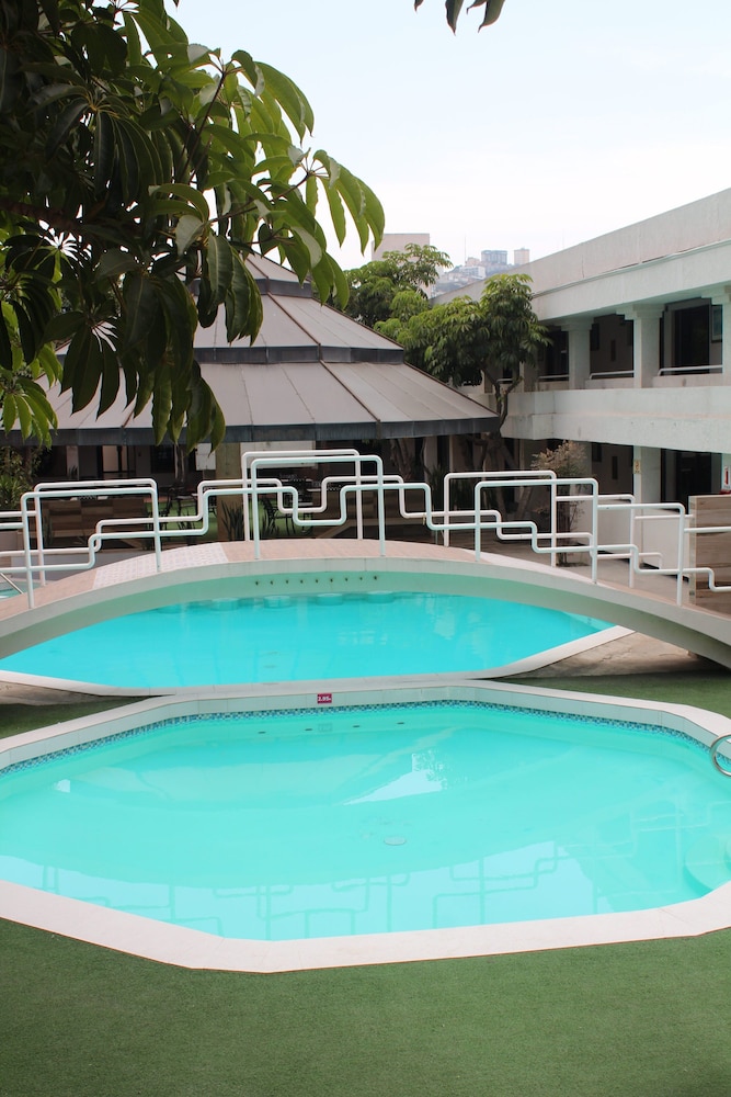 HOTEL FIESTA TIJUANA 48/52