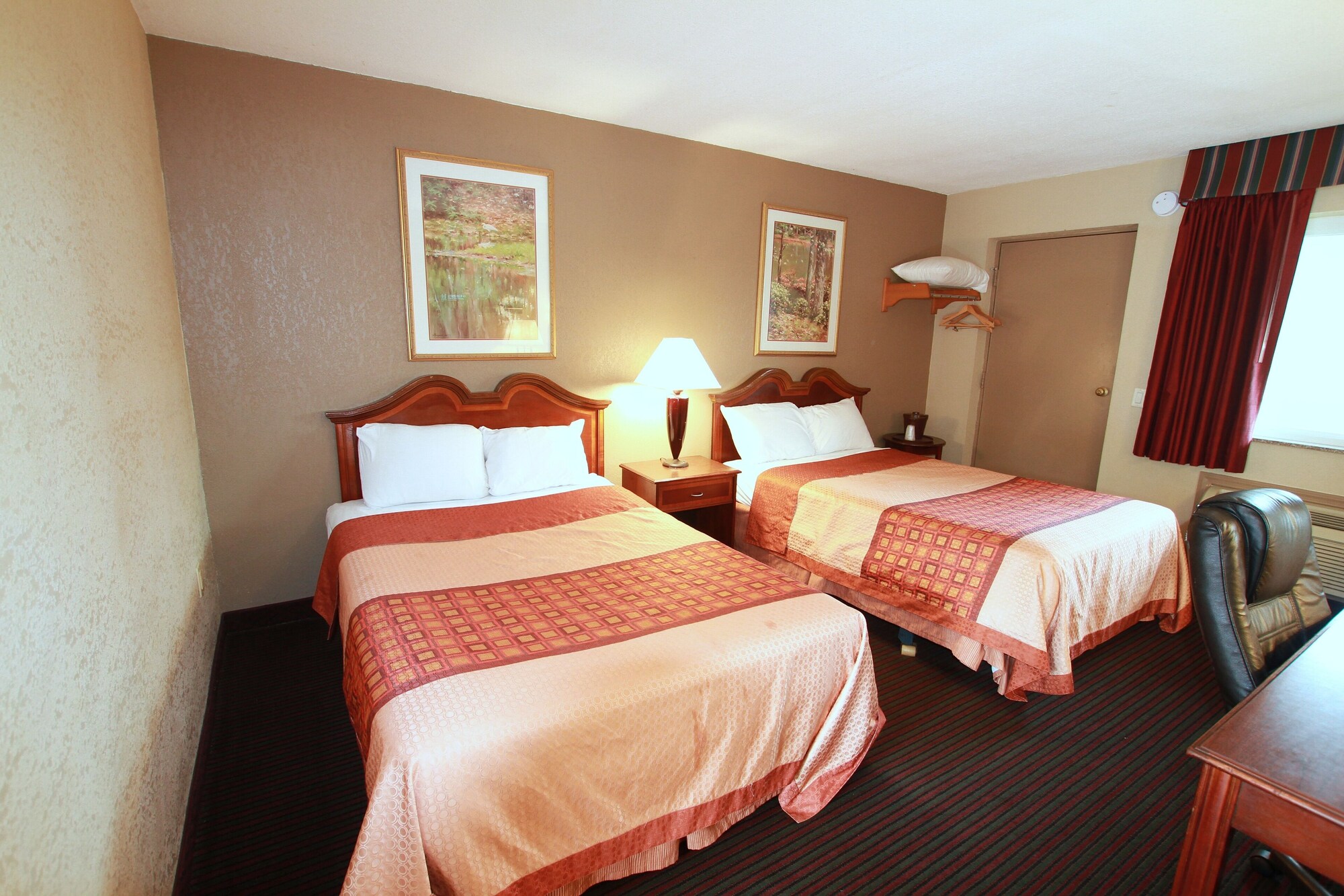Standard, 2 Double Beds