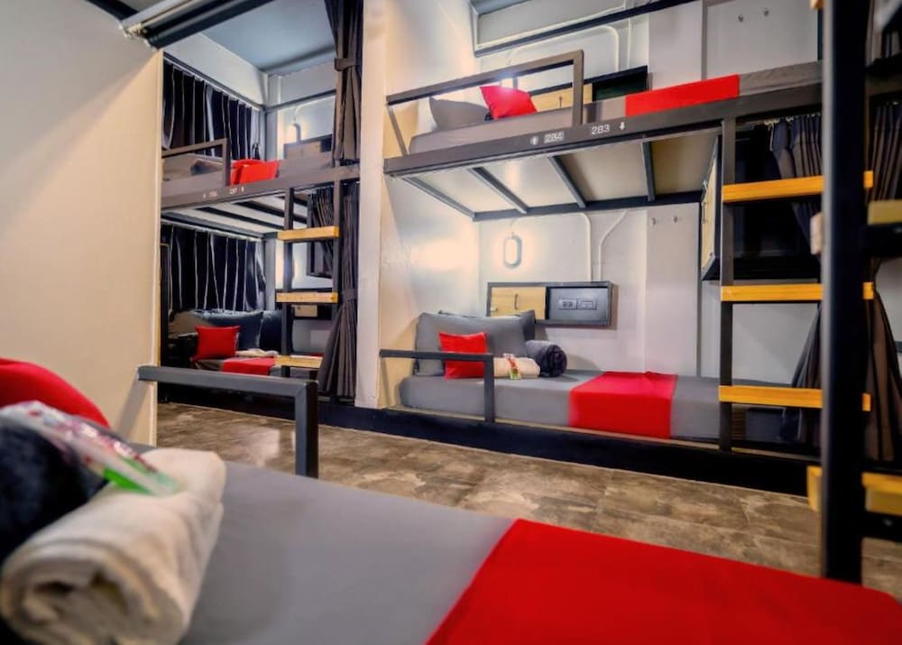 Episode 11 Hostel Sukhumvit 19/22