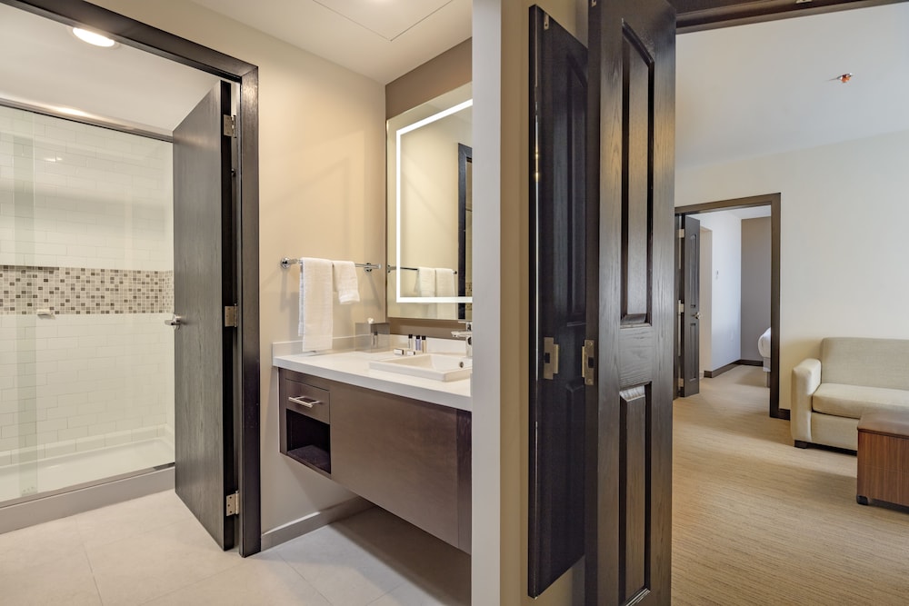 Staybridge Suites Silao 23/60