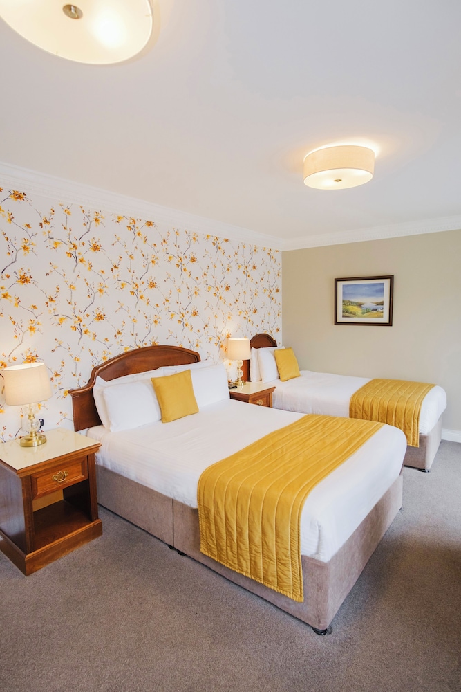 The Central Hotel Donegal 23/64