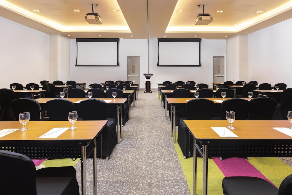 Park Inn By Radisson North Edsa 57/71