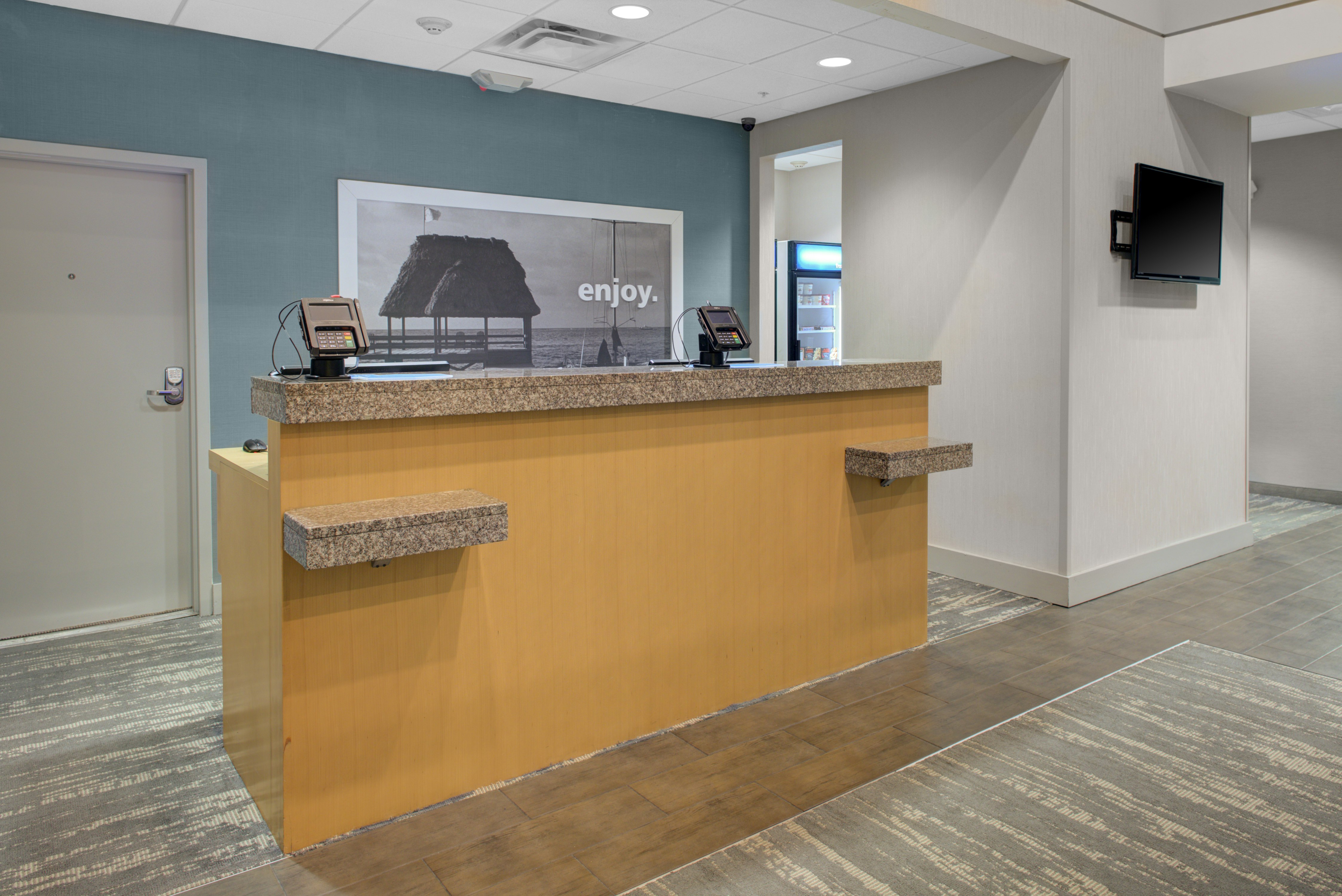 Hampton Inn and Suites Sarasota/Bradenton-Airport 10/68