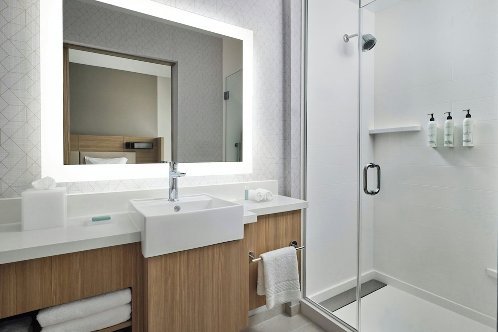 Springhill Suites By Marriott Troy Dayton 18/19