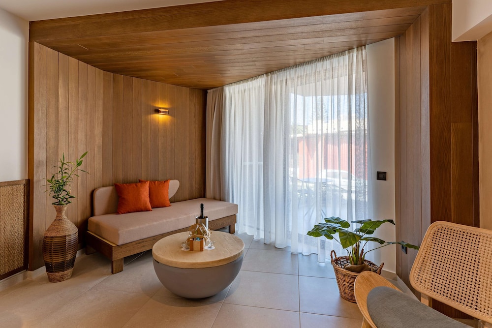 Minos Ambassador Suites Spa 30/50