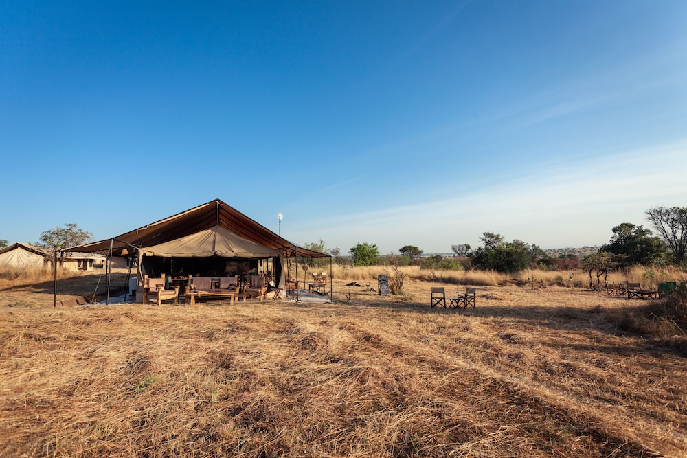 Gnu Mara River Camp 47/50