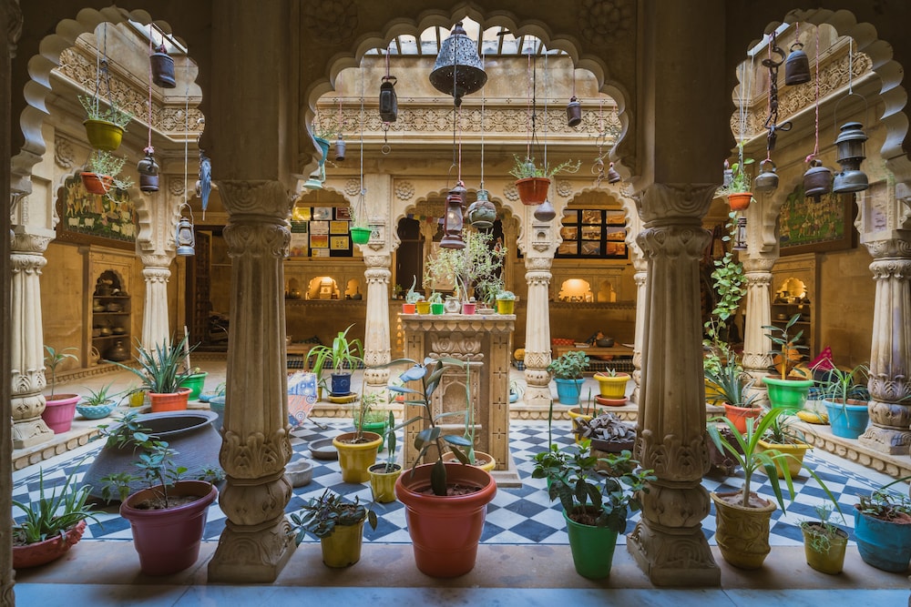 Moustache Jaisalmer 32/50