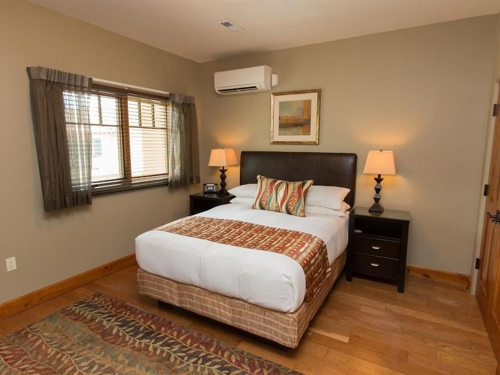 Columbia Cliff Villas Hotel 7/47