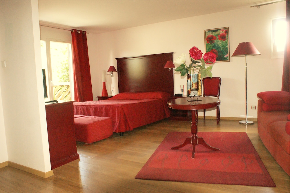 HOTEL BLANC 40/56