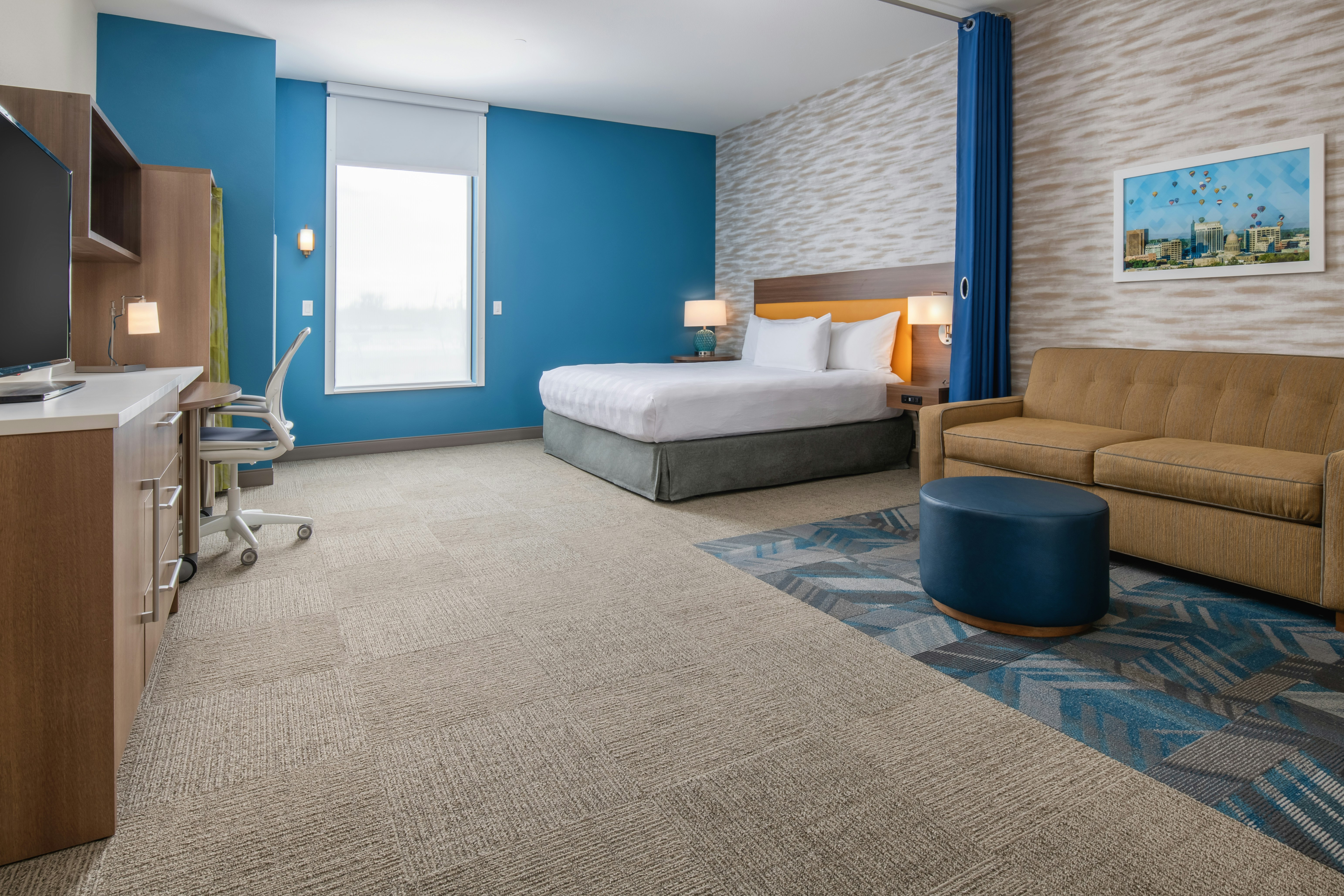 STUDIO, KING BED, ACCESSIBLE