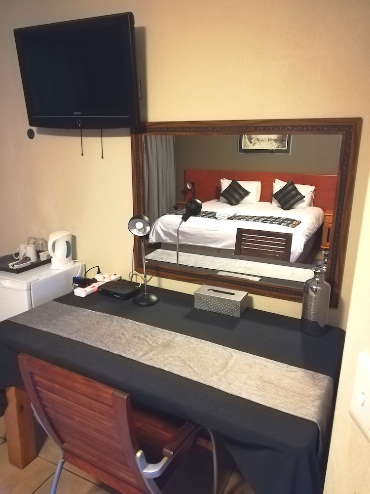 24 On Vrey Boutique Hotel 36/50