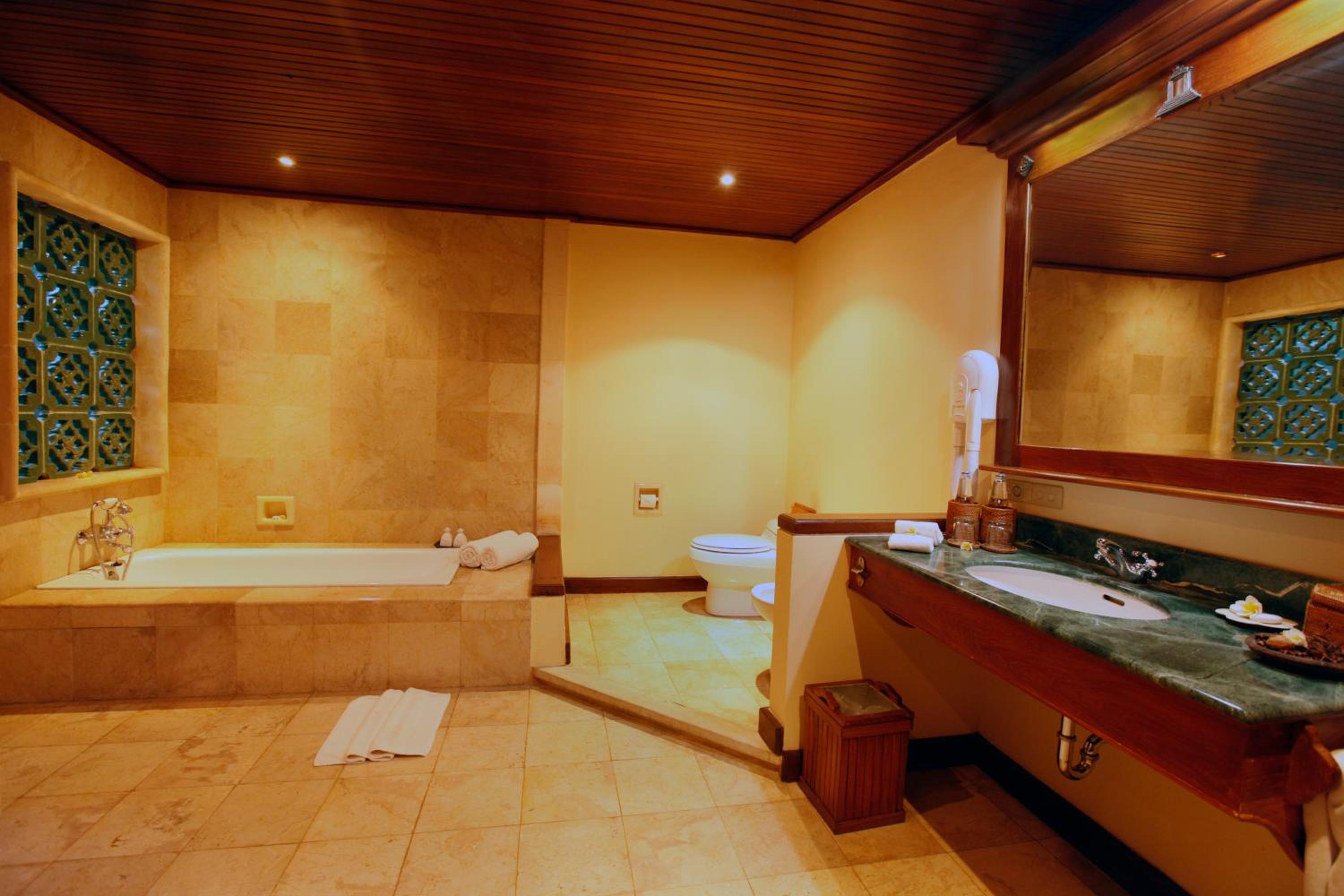 2 Bedrooms, Suite