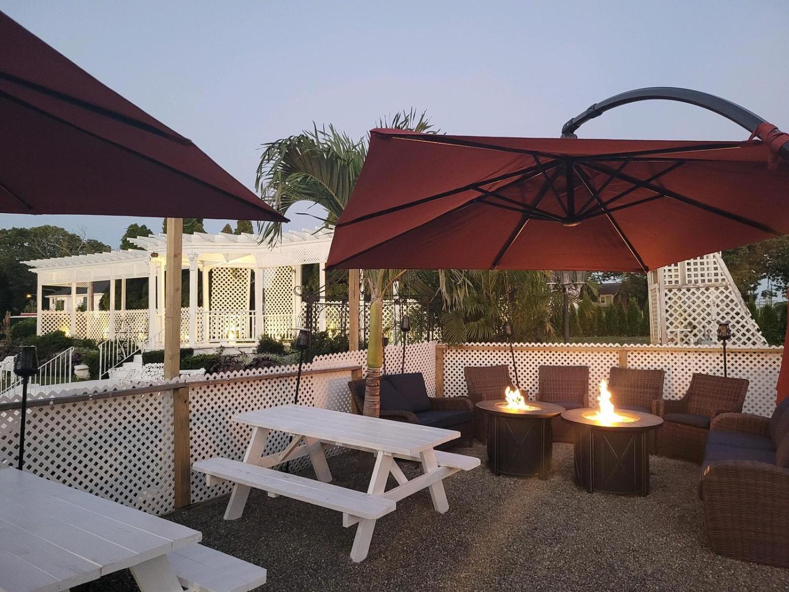 Doolan s Shore Club 20/24
