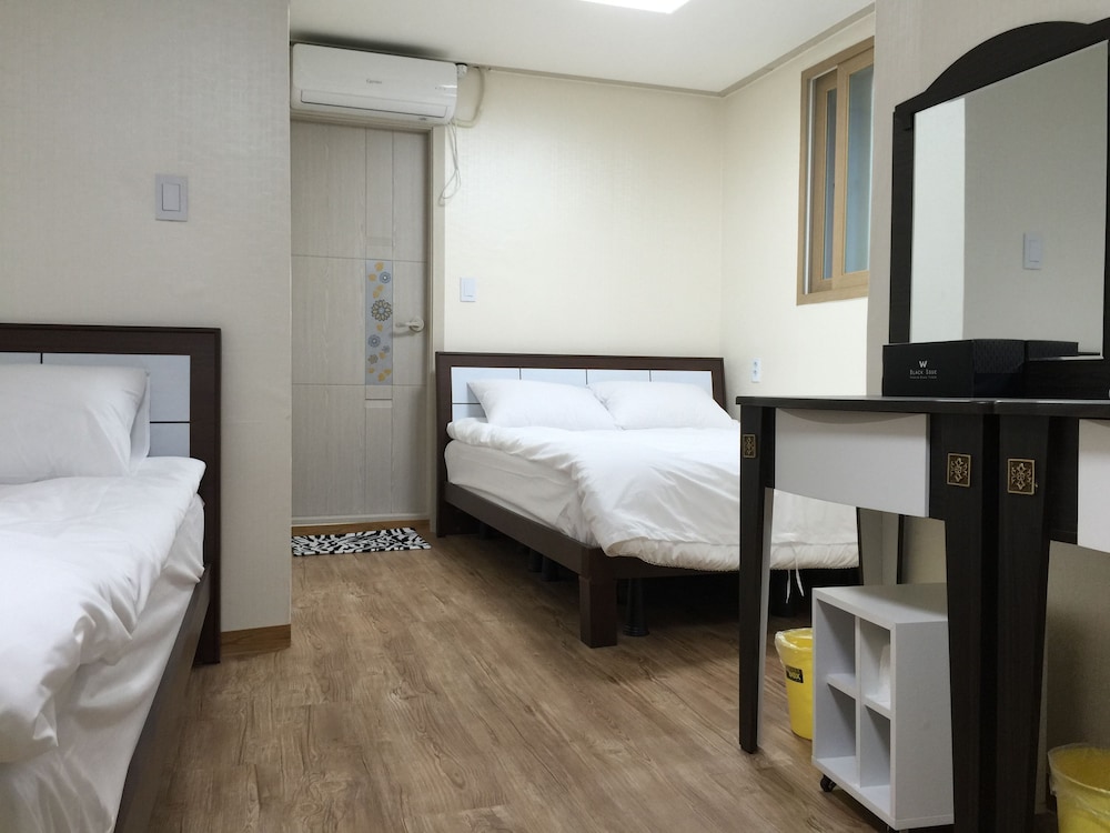Hamory Guesthouse 13/52