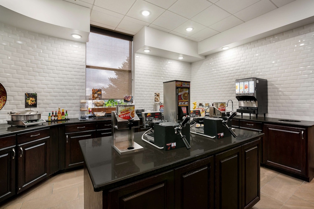 Revel Hotel Minot, SureStay Collection by Best Western 51/66