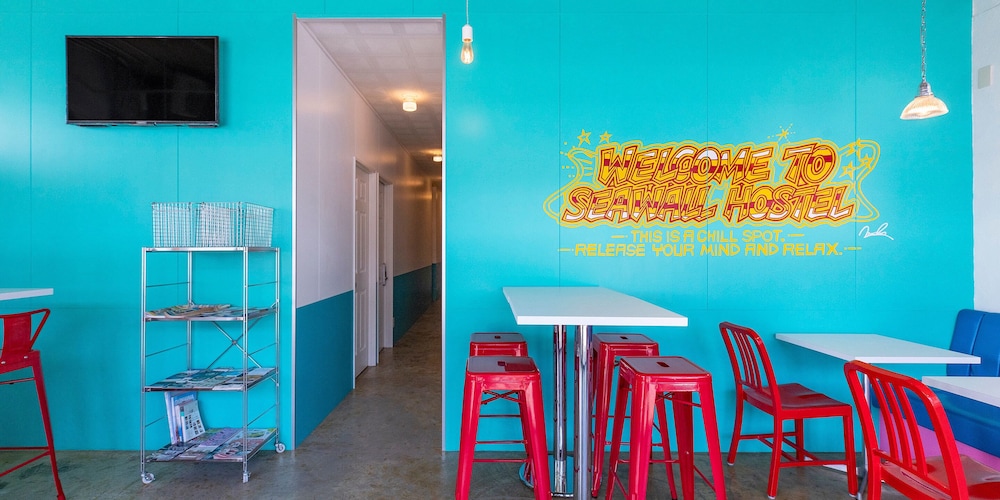 Seawall Hostel 27/37