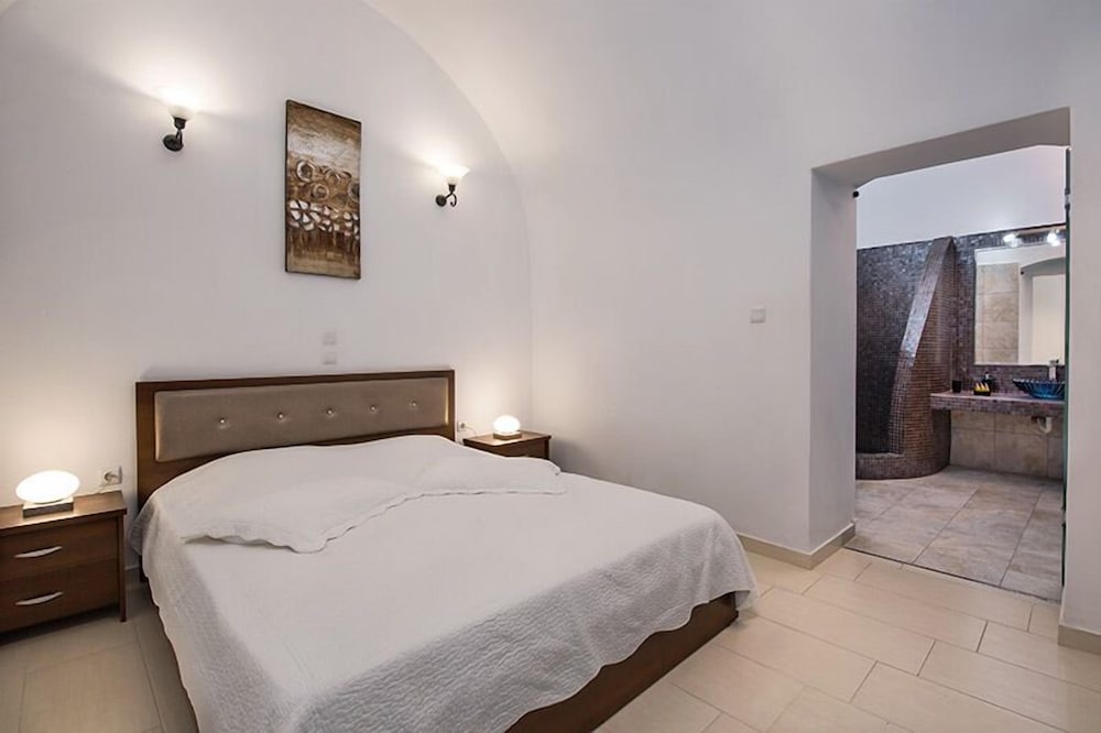 Leta Santorini 21/50