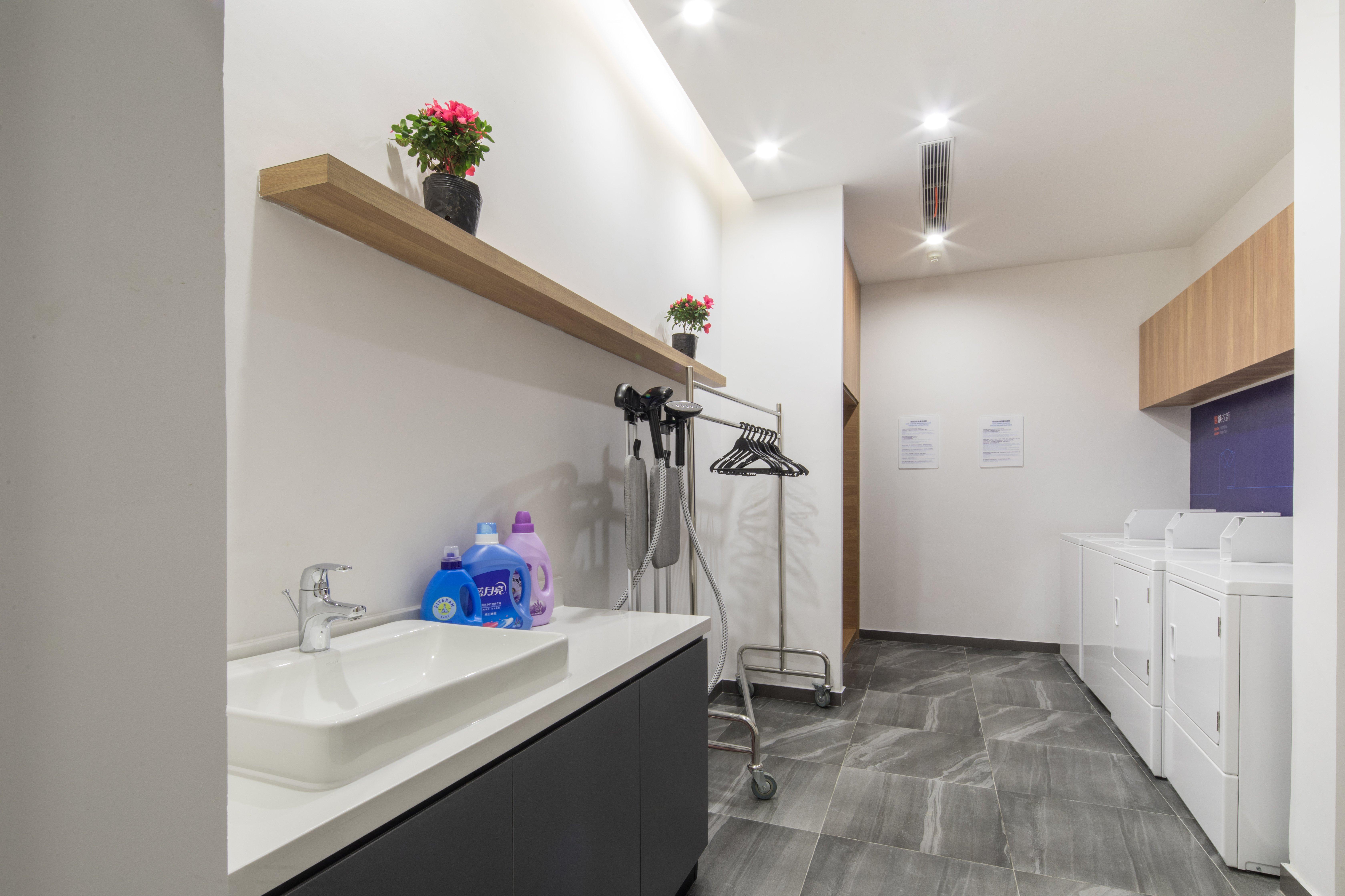 Holiday Inn Express Shanghai Tourism Zone 15/51