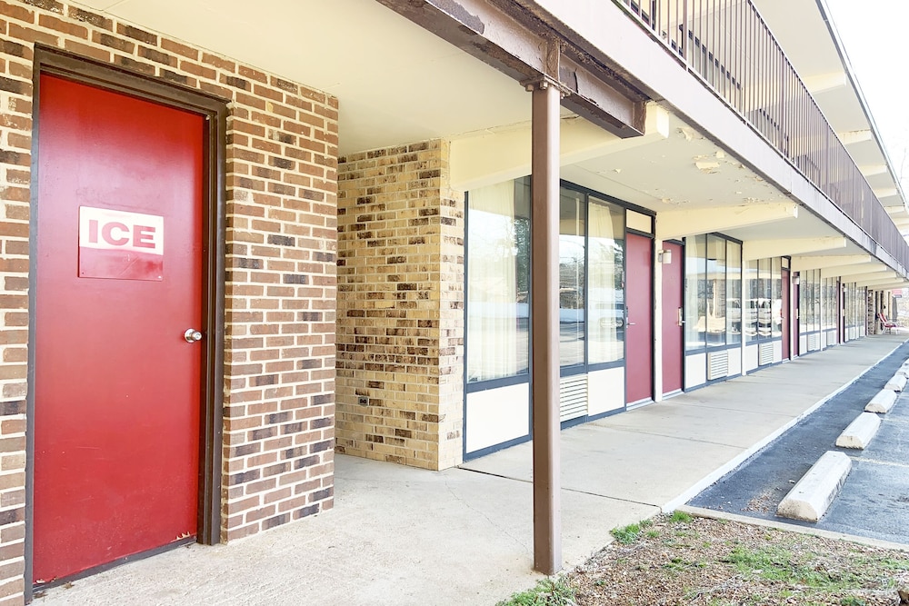 Paris Inn and Suites 2/40